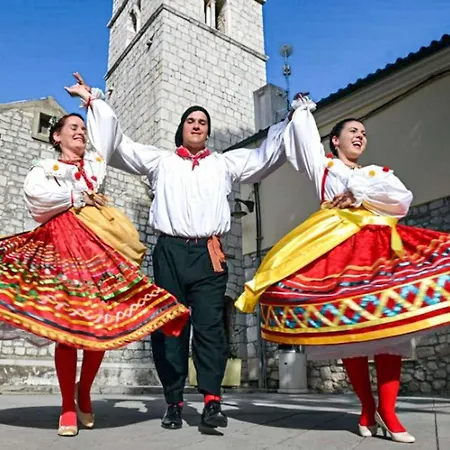 Apartamento Alenka By Interhome