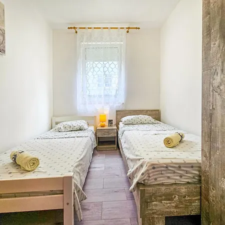 Alenka By Interhome Omišalj