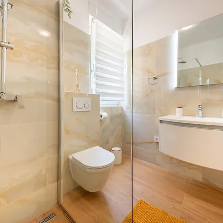 Alenka By Interhome Omišalj